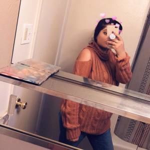 Meet your Posher, Casandra